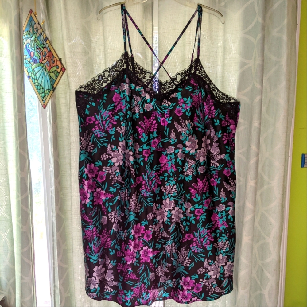 Classic robe and gown set lace trim size 26-28